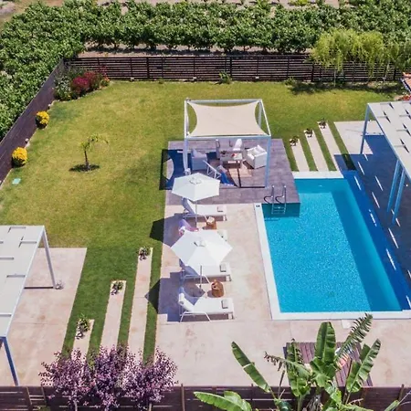 Madini Luxury With Private Heated Pool * Vanato